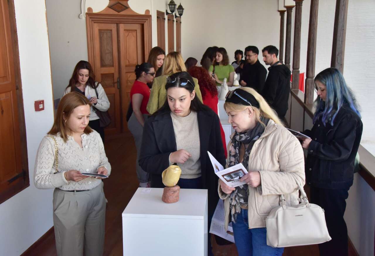 MSKÜ BİO’da “Akrom” Sergisi Sanatla Düşündürmeye Açıldı 6